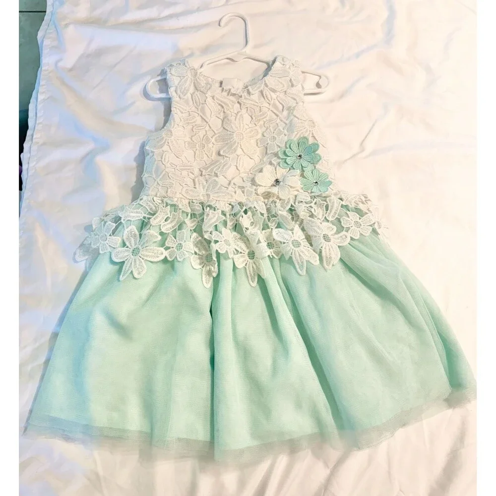 Catherine Malandrino Girls Lace & Tulle Flower Girl Dress in Mint Green, Size 5
